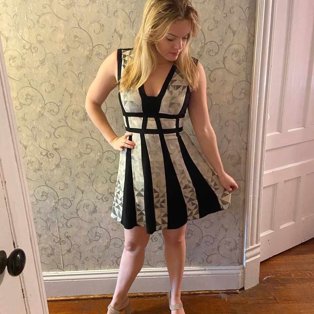BCBG black and white dress. Excellent condition